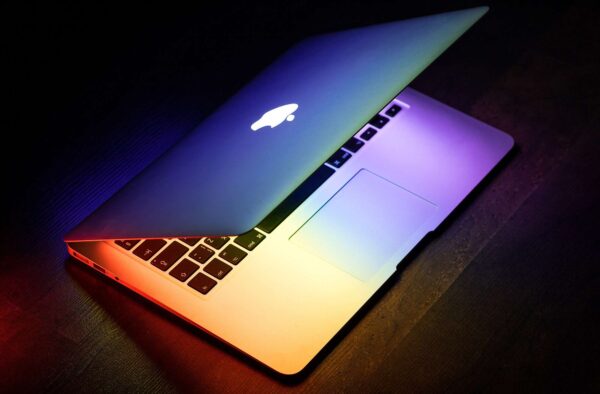 Apple MacBook Pro 13.3" LED